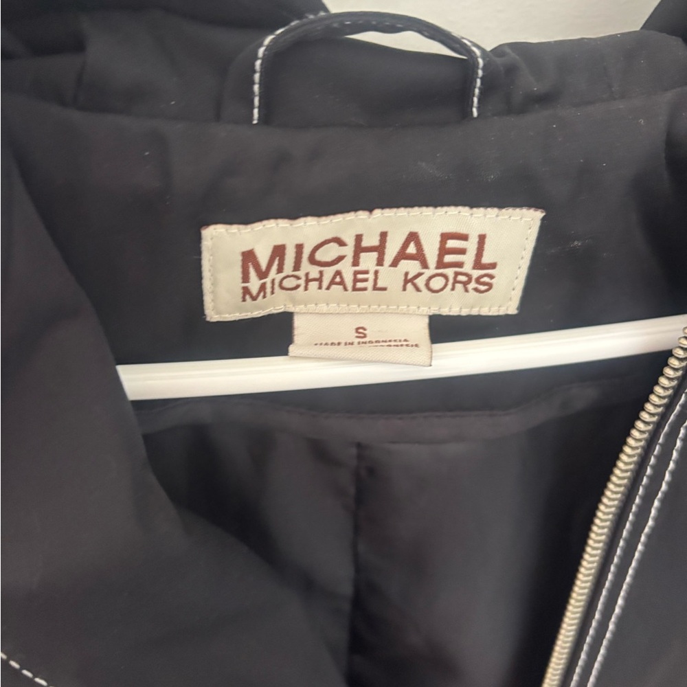 Michael Kors Black cape coat with White Accents and a hood - Picture 2 of 3